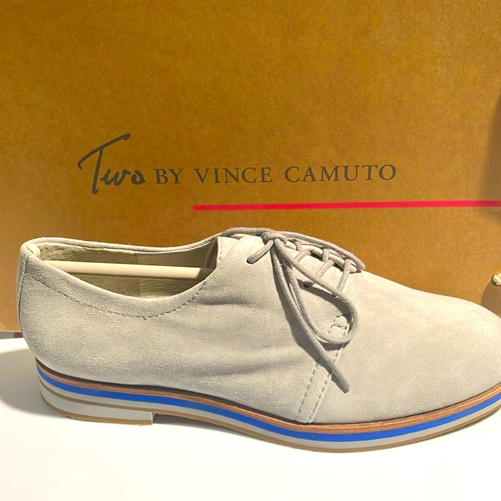 Two by Vince Camuto (Earl Grey Suede) new